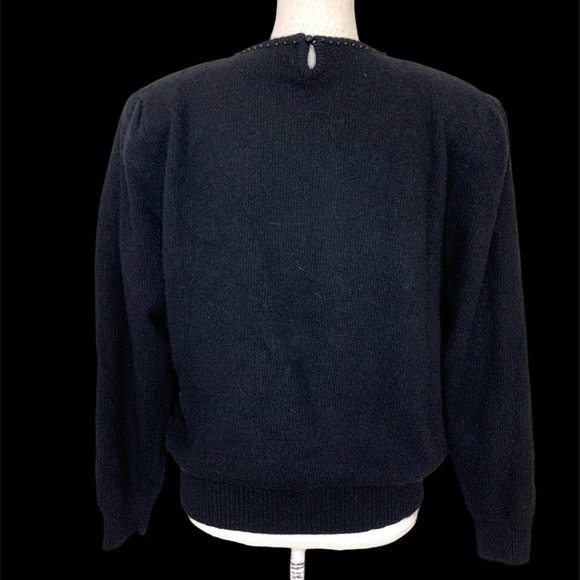 Vintage Lambswool Angora Sweater with one leaf Beaded Shoulder - Picture 4 of 10